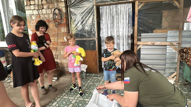 Молодежка Народного Фронта посетила детей погибшего героя. АНО "ЗаМедиа"