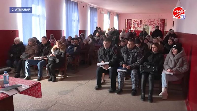 Глава администрации Акимовского района встретился с жителями села Атманай. АНО "ЗаМедиа"
